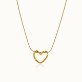 Colgante en Forma de Corazón con Nudo de Oro