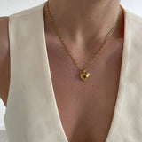 Collar de Corazón de Oro Vesper
