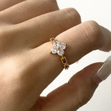 Anillo de Pétalo de Diamante Clestine