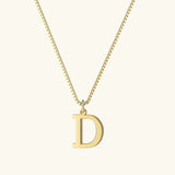 Collar de Inicial de Letra Therese en Oro