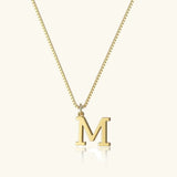 Collar de Inicial de Letra Therese en Oro