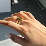 Anillo Abstracto Dorado Zoella