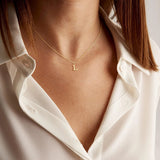 Collar de Inicial de Letra Therese en Oro