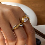 Anillo de Oro en Forma de Gota de Diamante Soletta